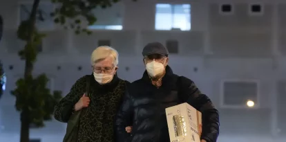 La grip es dispara i des d’avui és obligatòria la mascareta en centres de salut i residències