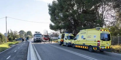 El sinistre es va produir al voltant de les 14.30 hores i l’N-230 es va tallar al trànsit. - PAU PASCUAL PRAT