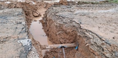 L'Associació de Veïns Horta Sud denuncia nous talls d'aigua a Quatre Pilans i Terme de Grealó per les obres de Solaria, que també van tallar la circulació i van bloquejar vies.