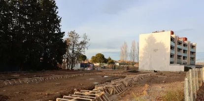 La cooperativa Sostre Cívic ha iniciat els treballs per edificar 25 pisos a Enric Roca Peralta. - AMADO FORROLLA