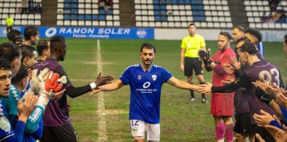 Al minut 83, els jugadors li han fet un passadís d'honor a Òscar Rubio, que s'acomiadava així del Cap d'Esports.