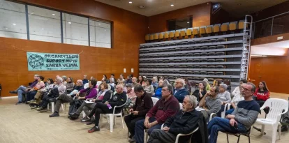 Desenes de veïns van assistir a la xarrada que l’Escola Popular de Balàfia va fer ahir al centre cívic. - S.C.D.