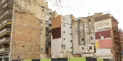 El solar entre la Rambla Ferran i el carrer Nord on s’aixecaran 24 habitatges.