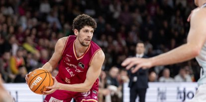 Oriol Paulí en una acció del partit.