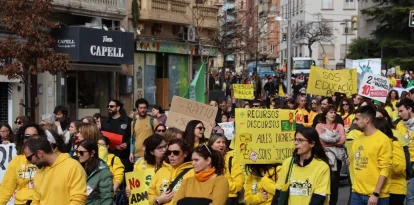Docents en la manifestació de dimecres passat. - AMADO FORROLLA