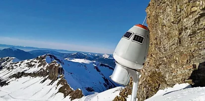 Un canó d’oxigen i hidrogen per provocar allaus ubicat en un pendent nevat dels Alps. - MND
