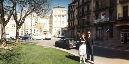 Foto de Neus Prunera i Josep Tiell a l’antiga ubicació del seu restaurant a Ramon Berenguer IV. - RESTAURANT TIELL