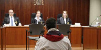 L'acusat d'agredir una adolescent d'un centre de menors, aquest dimecres durant el judici a Lleida.