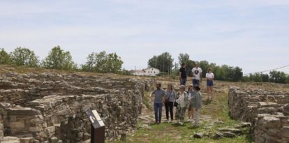 El recorregut permet fer un viatge en el temps per conèixer la vida en aquest emplaçament, que podria ser la capital ilergeta.