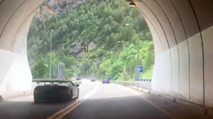 Denuncien 'carreres' de cotxes esportius del Regne Unit a les carreteres del Pallars