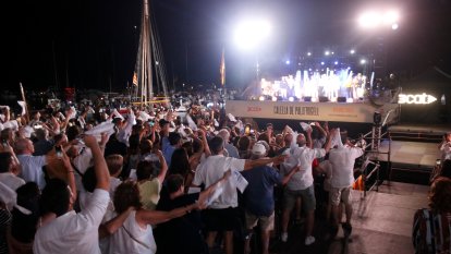'El meu avi' es canta a l'uníson a les havaneres de Calella de Palafrugell després d'una sonora xiulada i mocadorada