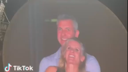 kiss cam