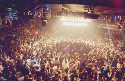 La pista central de la discoteca Big Ben de Golmés en els bons temps en què congregava milers de persones.