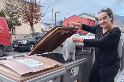 Quatre de cada deu municipis tancaran amb clau els contenidors de la brossa