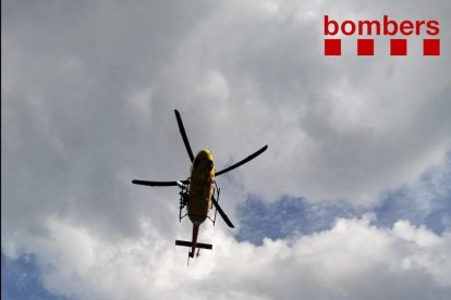 Un helicòpter de rescat dels Bombers en una imatge d'arxiu.