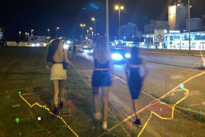 Joves caminant per l’LL-11