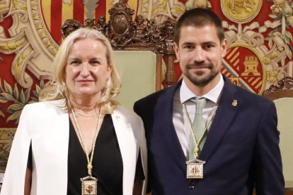 Los concejales de Vox en Lleida, Gloria Rico y Josep Roca.