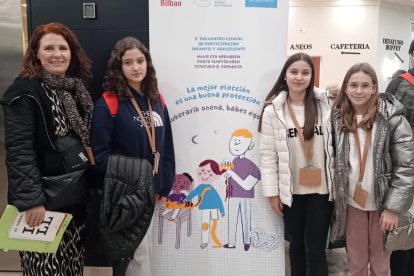 Representants del Plenari de la Infància i l’Adolescència de Lleida, presents a la 8a Trobada de participació infantil i adolescent organitzada per Unicef a Bilbao