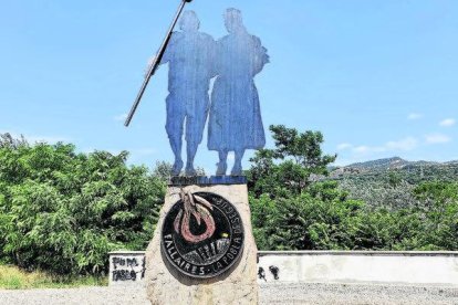 L’escultura a l’avinguda de l’Estació de la Pobla de Segur. - A. P.S