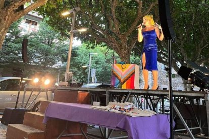 Ofèlia Drags va actuar al passeig Joan Brudieu de la Seu. - CCAU