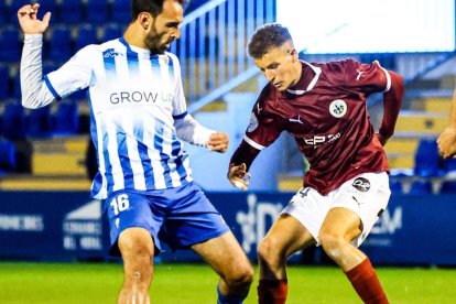 Una imatge del partit de l'Atlètic Lleida aquest diumenge a El Collado.