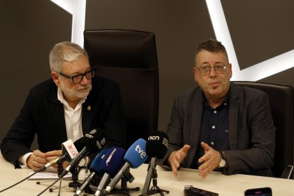 El president de Mercolleida i alcalde de Lleida, Fèlix Larrosa, i el director general de Mercolleida, Miquel Àngel Bergés, en roda de premsa.