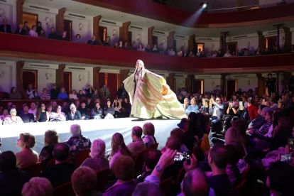 El vestit de la dissenyadora portuguesa Joana Bourbon que va guanyar el segon premi en Fantasia. - J.GÓMEZ