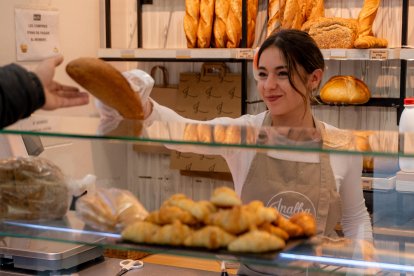 La fleca i pastisseria artesana obre nous establiments als barris Nord i Cap Pont de Lleida i al municipi d’Alcarràs
