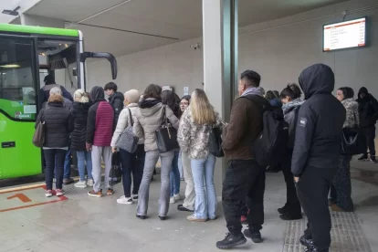 Minut de silenci a Lleida per les víctimes del temporal. - GENERALITAT