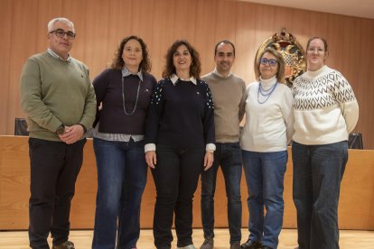 Declaración institucional de la alcaldesa acompañada de los regidores de ERC y PSC