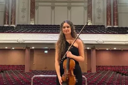 La lleidatana Alba Peralta Carretero, de 18 anys, estudia el grau superior de violí a l’Esmuc. - CEDIDA