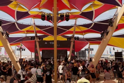 El festival està programat que acabi avui al migdia no gaire lluny de Fraga, convertint aquesta zona en l’epicentre de la música electrònica. - EVA F. CORTÉS