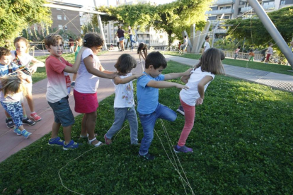 Els jocs infantils, els elements festius tradicionals, amb Lo Marraco al capdavant, i les revetlles al Centre Històric estan sent els principals protagonistes de les Festes de la Tardor de Lleida, que s'allarguen fins diumenge.
