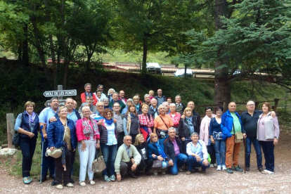 Felicita els teus familiars i amics pel seu anirversari, sant, casament enviant fotos a cercle@segre.com