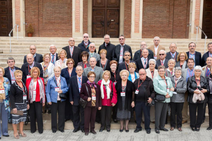 Felicita els teus familiars i amics pel seu aniversari, sant, casament enviant fotos a cercle@segre.com