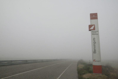 Desviados por la niebla los primeros vuelos de la temporada con esquiadores en Lleida-Alguaire