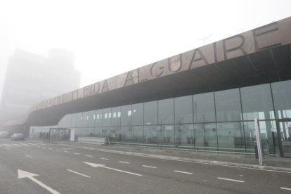 Desviados por la niebla los primeros vuelos de la temporada con esquiadores en Lleida-Alguaire