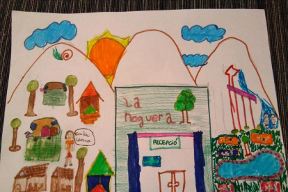 La Gemma de 8 anys,  junt a la seva familia ,passa l'estiu al camping La Noguera de Sant Llorenç de Montgai