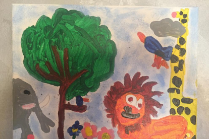 El Biel té 5 anys, es un gran dibuixant, l'hi apasiona el mon del dibuix, i que millor que a l'estiu per recordar la selva també.