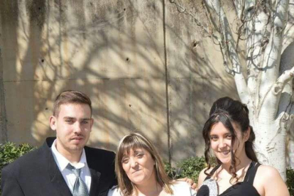 Felicita els teus familiars i amics pel seu aniversari, sant, casament enviant fotos a cercle@segre.com