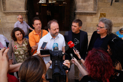 El dirigent abertzale Arnaldo Otegi visita Lleida amb Joan Tardà.
