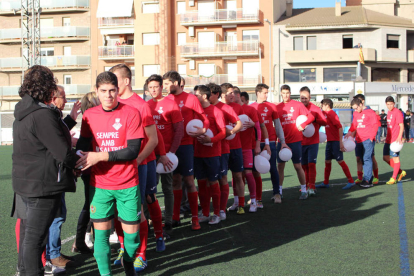 Imatges de l'homenatge del CF Balaguer a Yerai Darias.