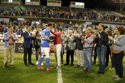 El Camp d'Esports acogió un emotivo acto en recuerdo al exfutbolista y exjugador del Lleida.
