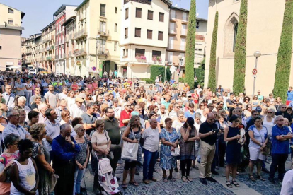 Localitats d'arreu de la geografia lleidatana han celebrat minuts de silenci en rebuig als atemptats de Barcelona i Cambrils.