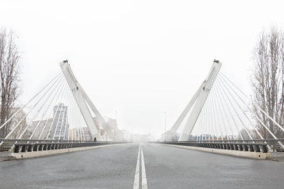 Puente Princep de Viana de Lleida con nuestra tipica niebla