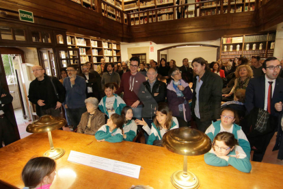 Imatges de la inauguració de la biblioteca de l'IEI
