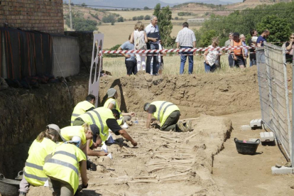 Encuentran los restos de diecisiete soldados del bando franquista