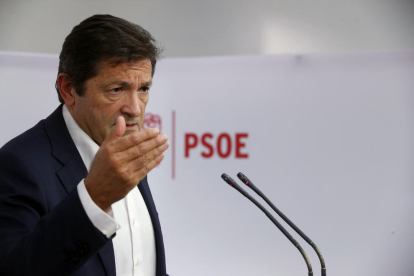 El president de la gestora del PSOE, Javier Fernández.