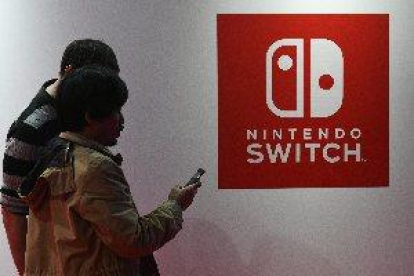 Las buenas ventas de la nueva consola Switch dan un impulso a Nintendo