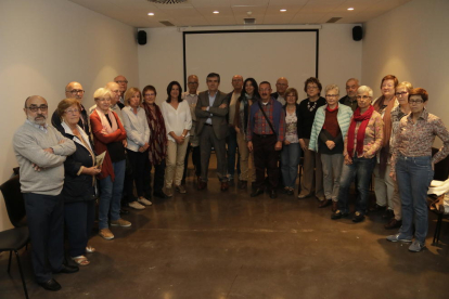 Foto de família dels impulsors del nou Cercle d’Amics del Museu de Lleida.